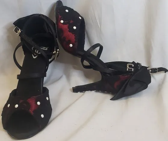 3.3" Pomare -- Women's Latin Sandal with Street Soles -- Black/Red