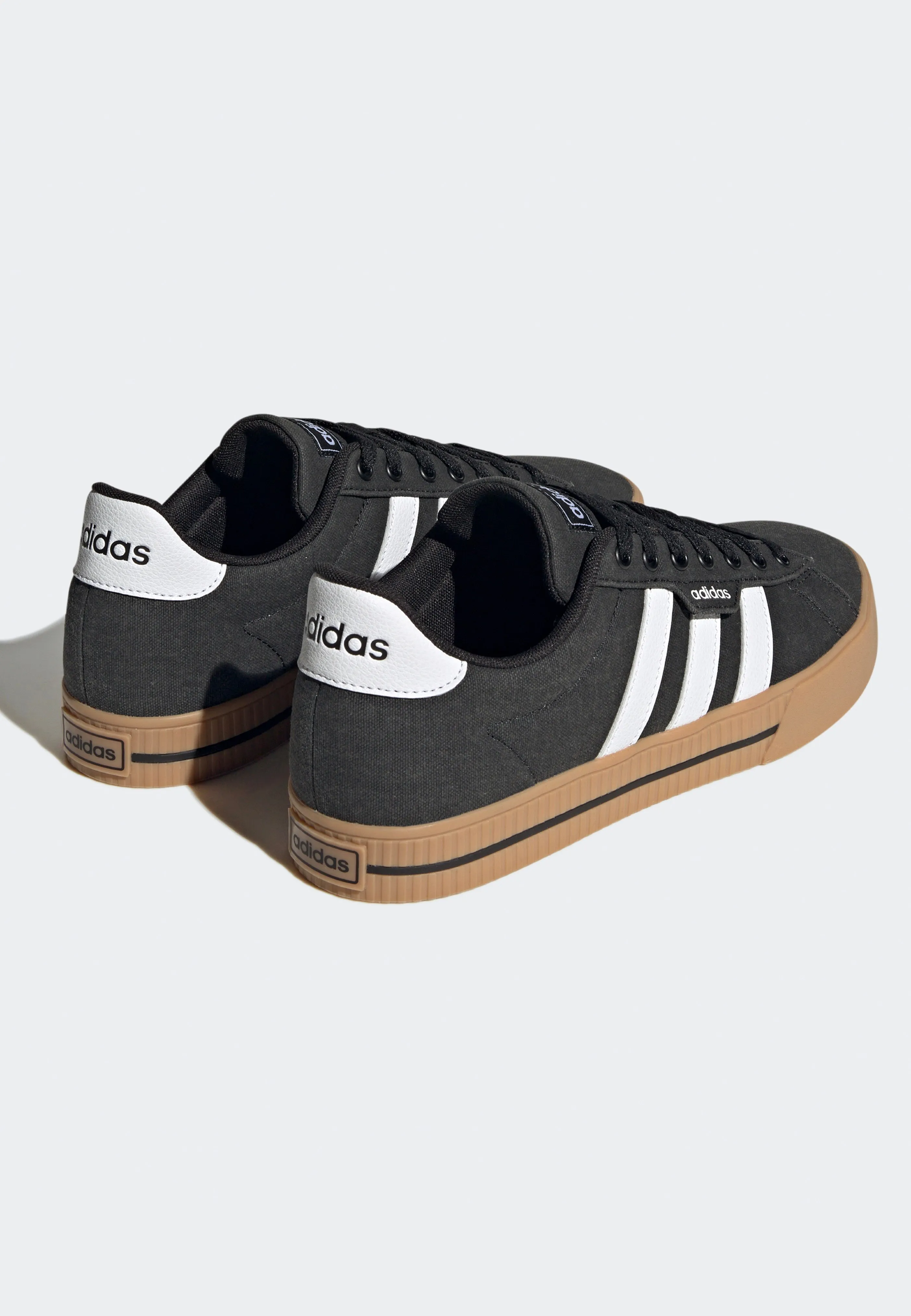 Adidas - Daily 3.0 Cblack/Ftwwht/Gum3 - Shoes