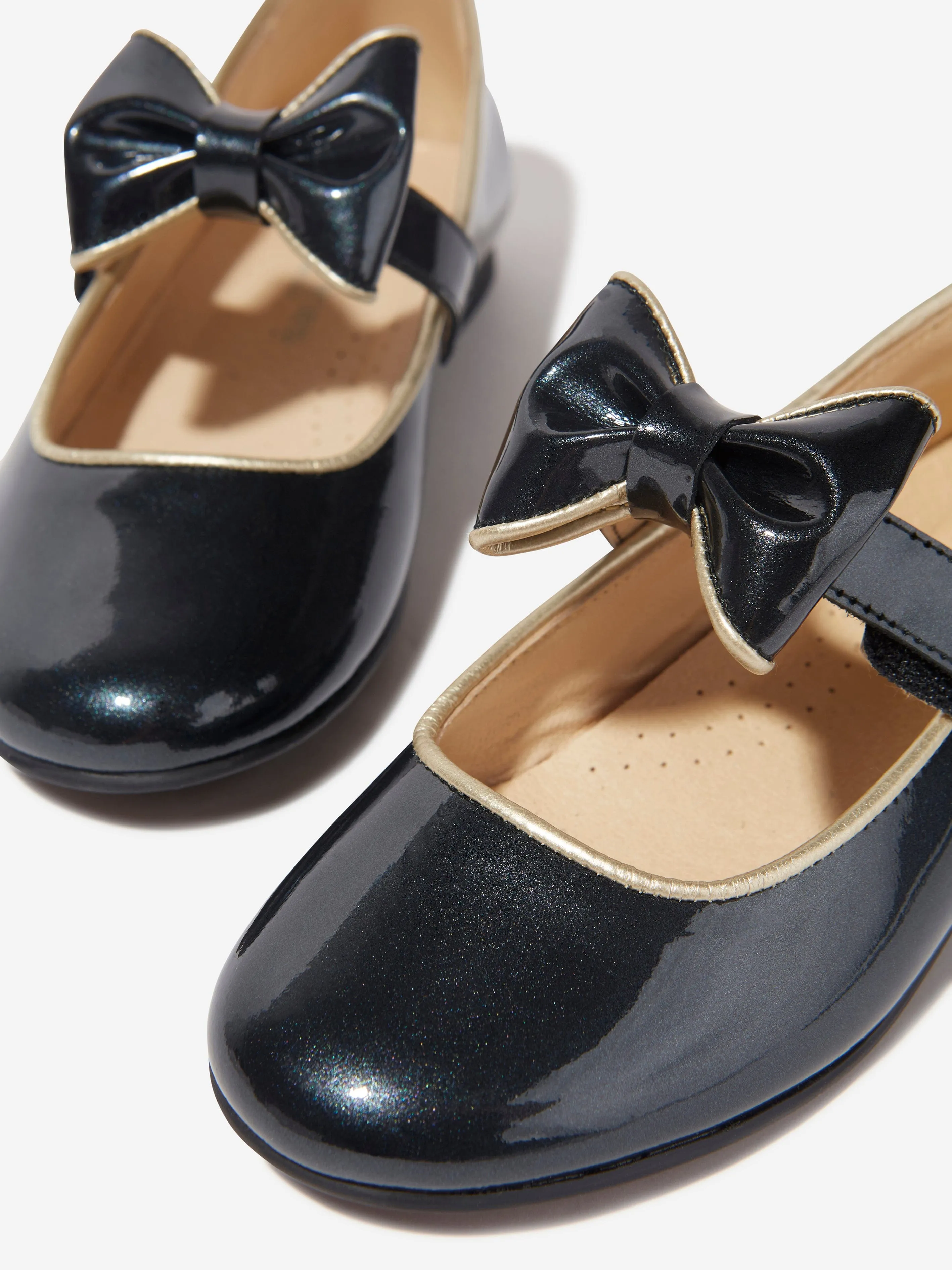 Andanines Girls Mary Jane Shoes With Bow Strap in Black