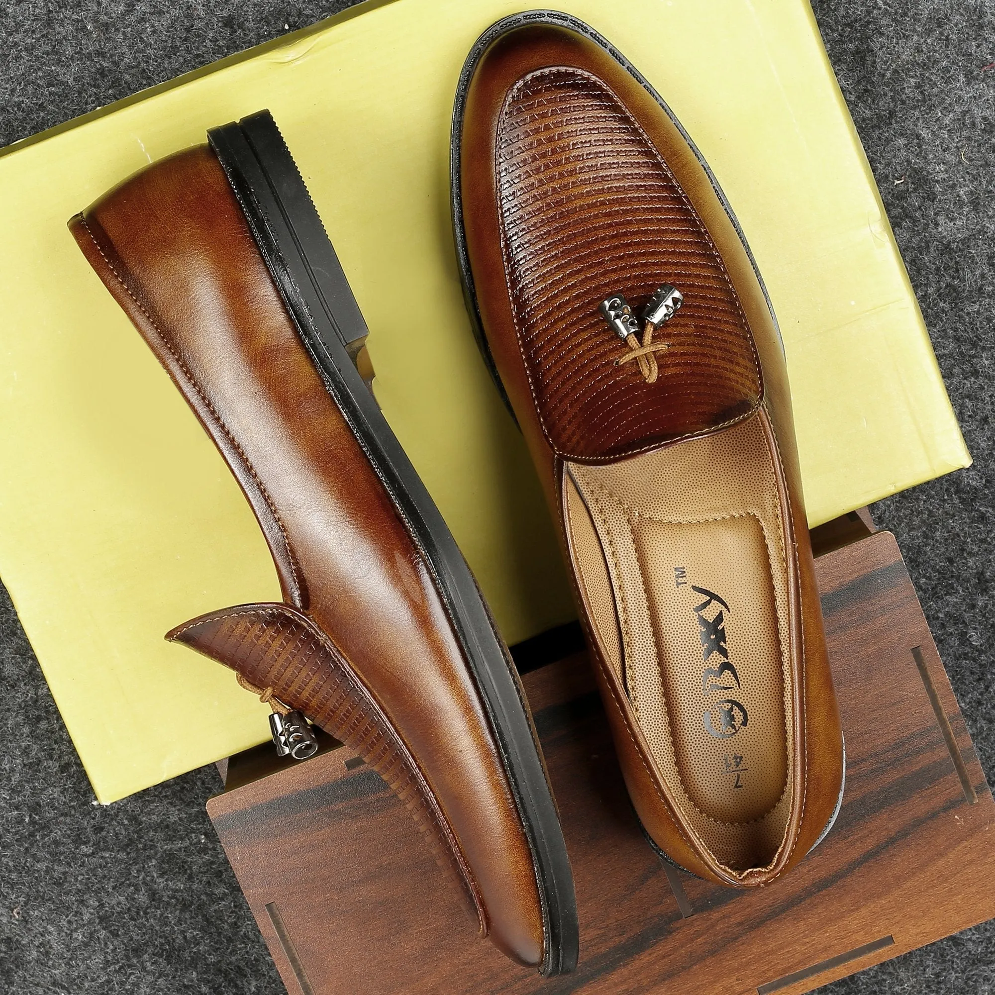 Bxxy's Designer Street Style Casual Moccasin For Men