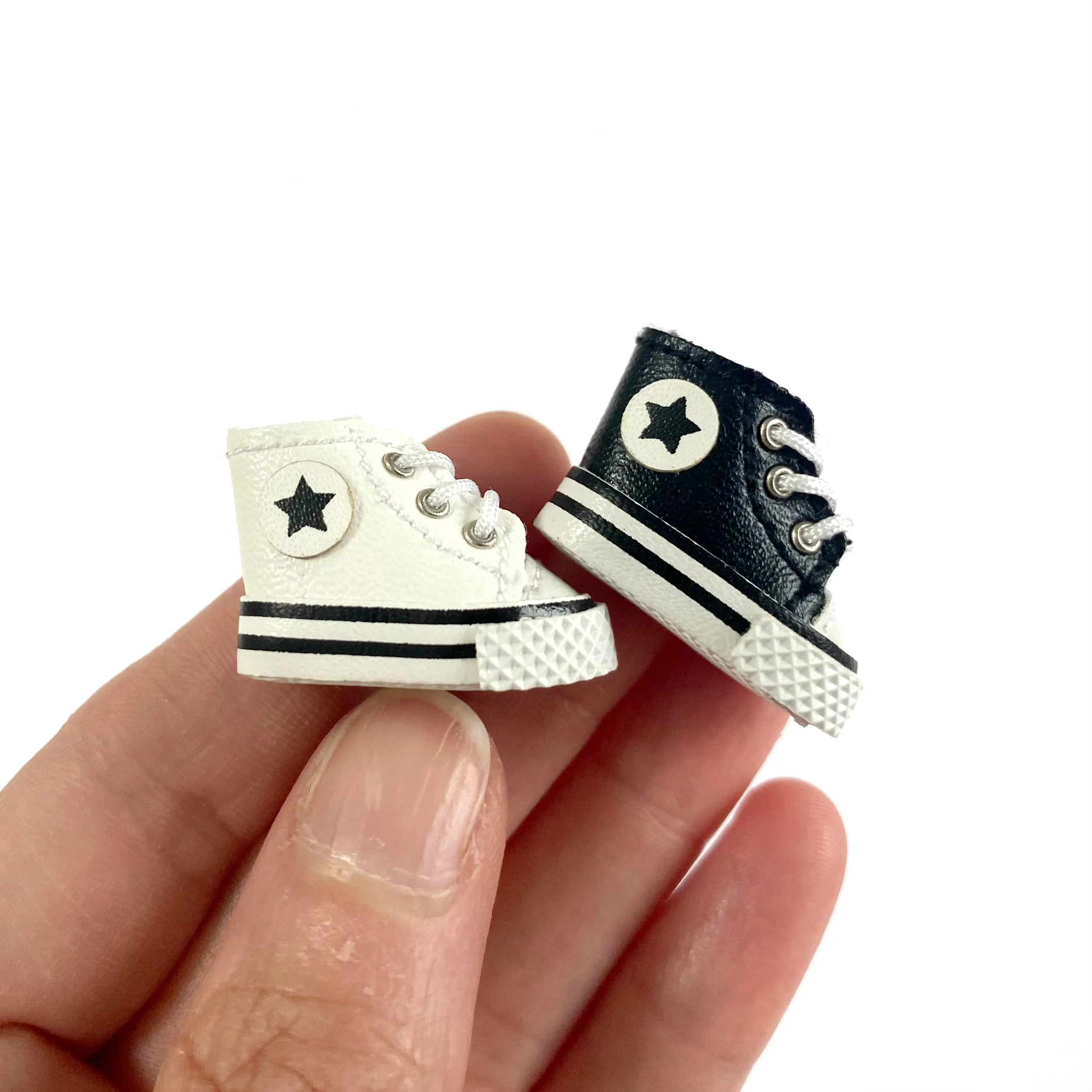 Doll shoes Blythe trainers White leather canvas high tops 1/6 scale