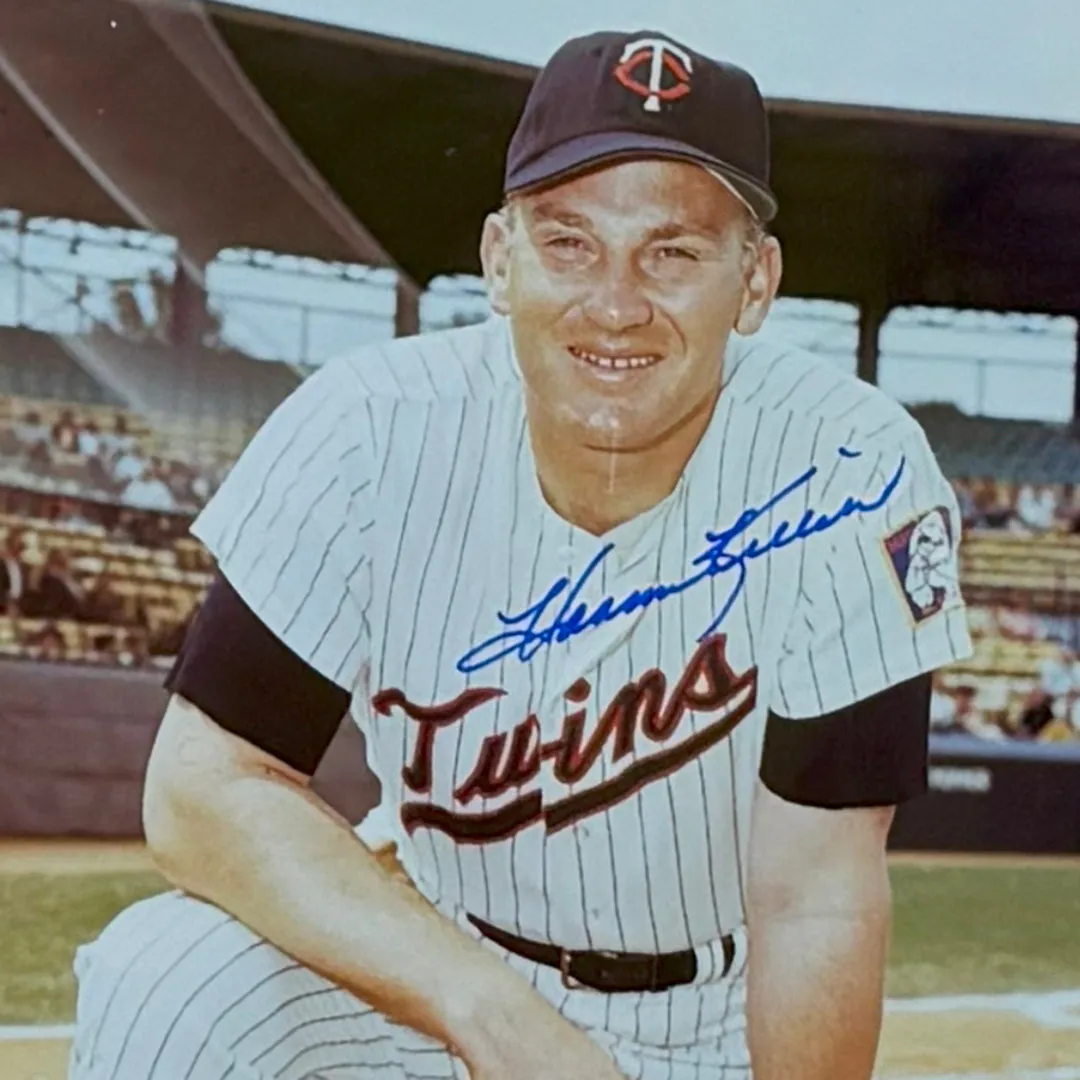 Harmon Killebrew Hand Signed & Framed 8x10 Photo