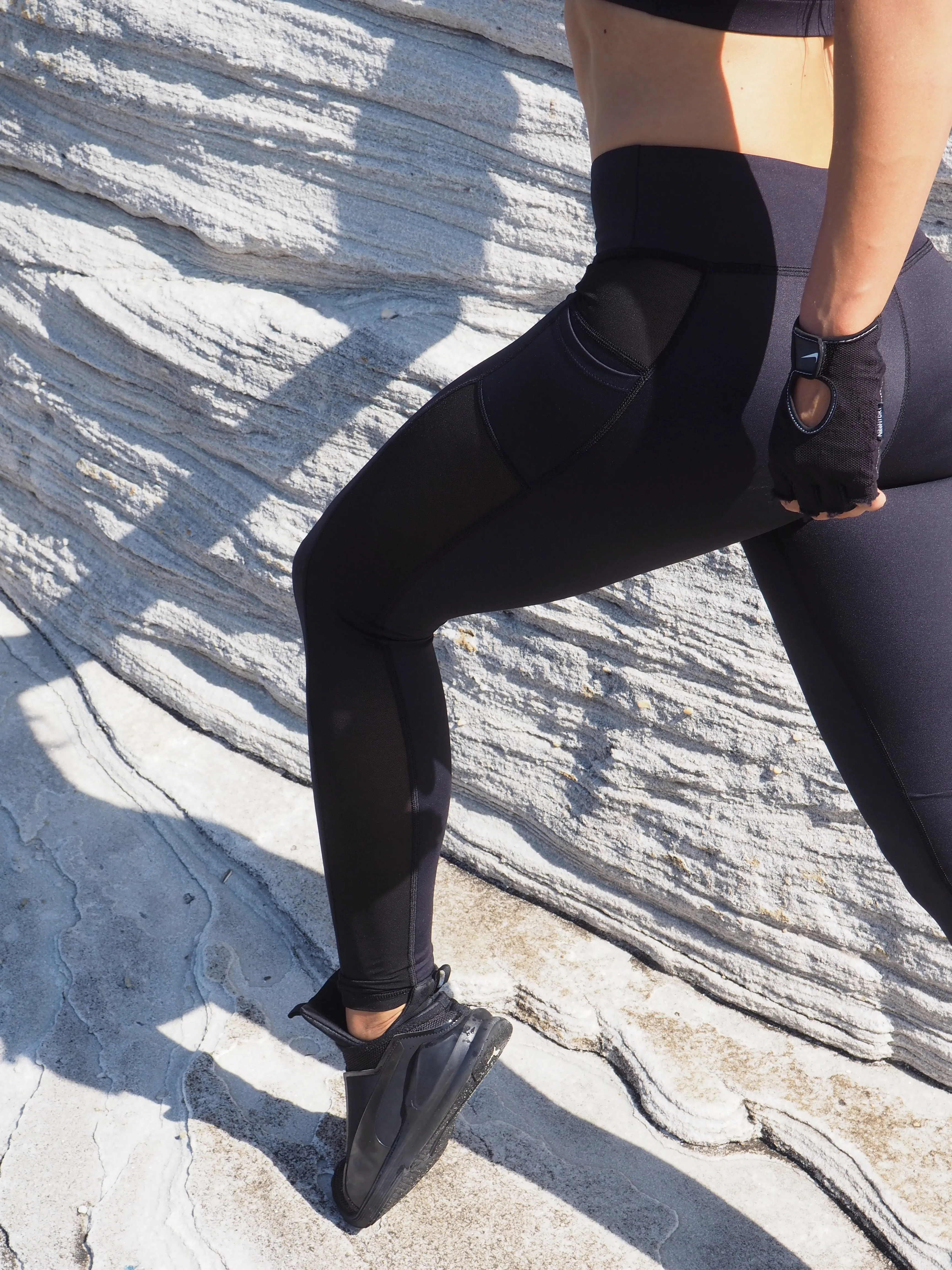 HYBRID MESH LEGGINGS // BLACK