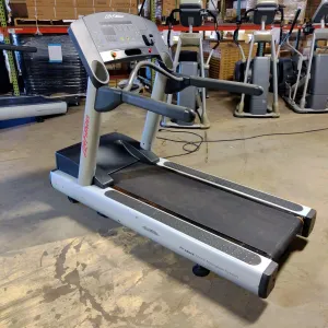 Life Fitness CLST Treadmill