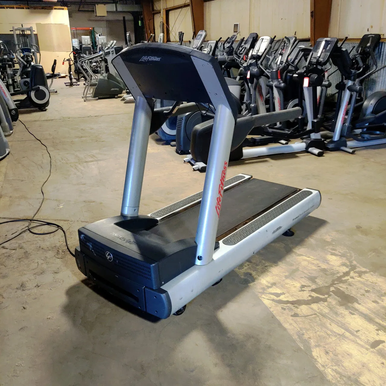 Life Fitness CLST Treadmill