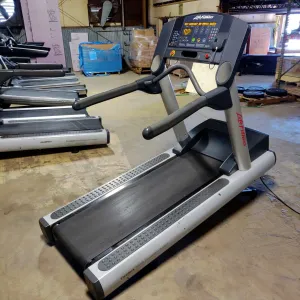 Life Fitness CLST Treadmill