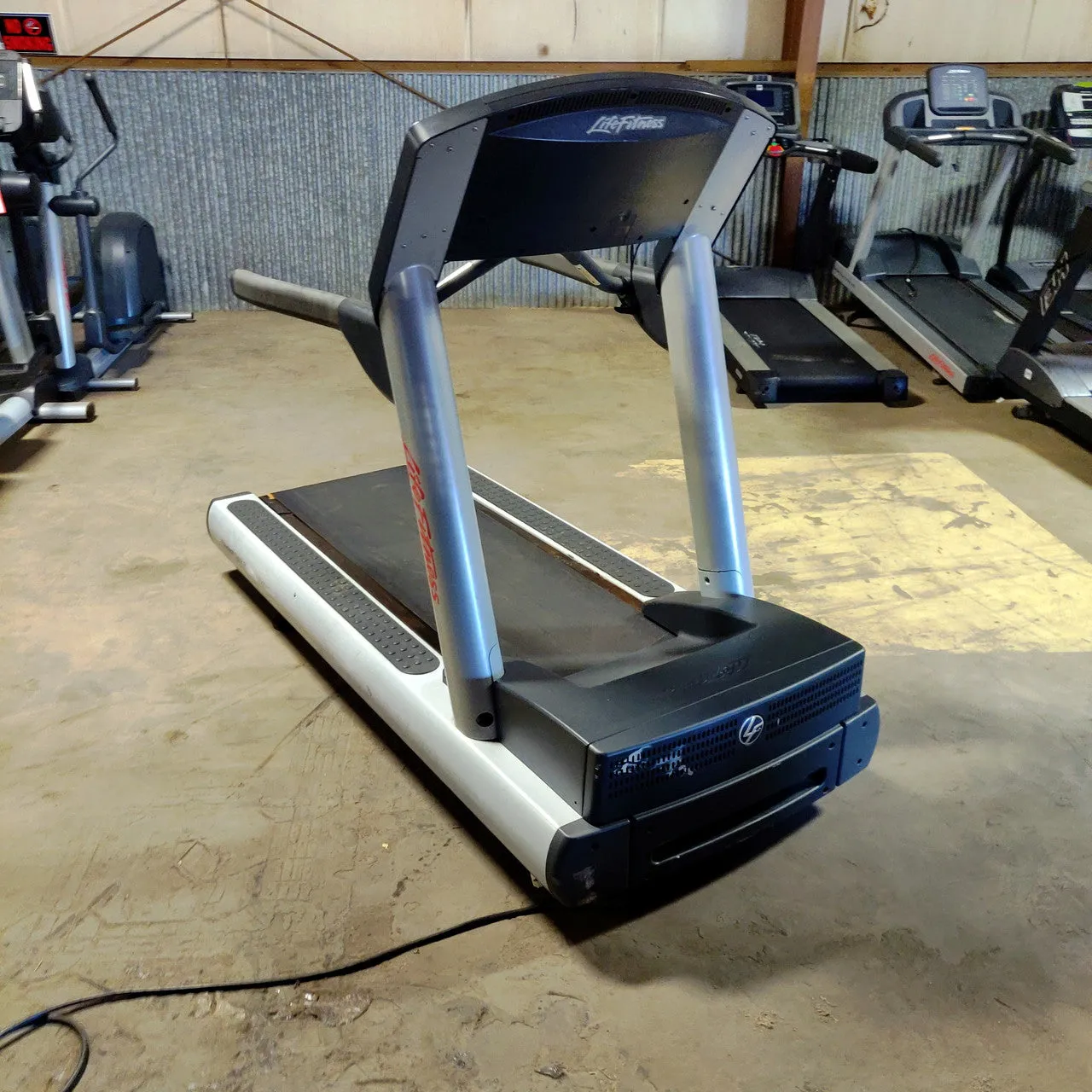 Life Fitness CLST Treadmill