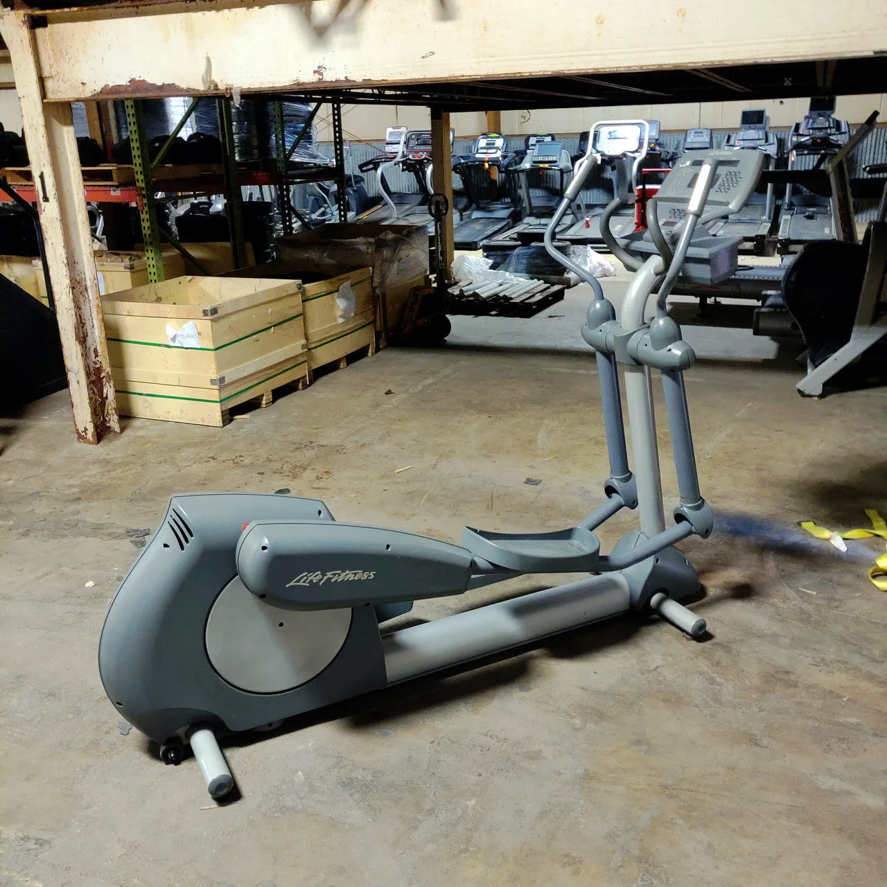 Life Fitness Elliptical Crosstrainer CLX