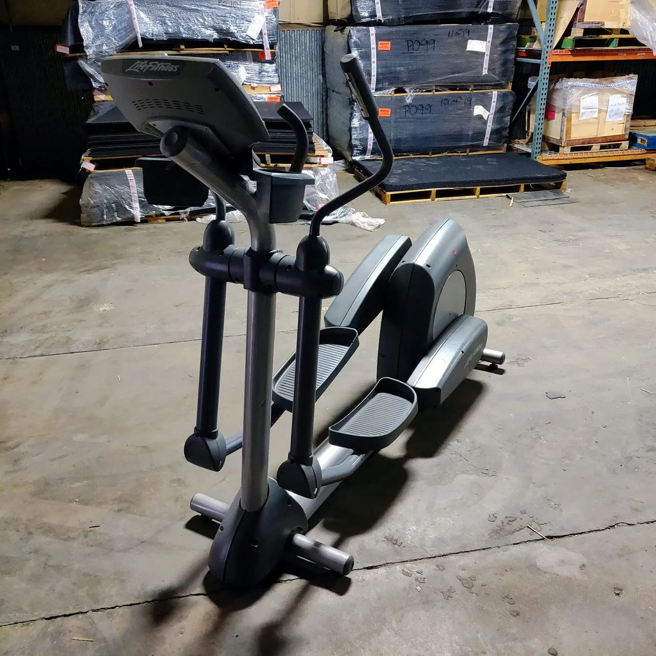 Life Fitness Elliptical Crosstrainer CLX