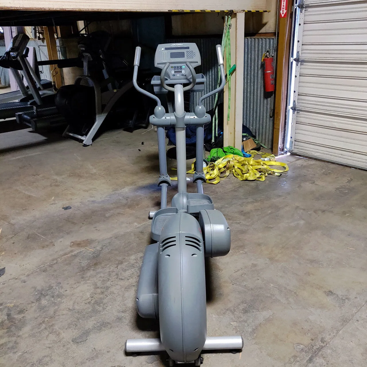 Life Fitness Elliptical Crosstrainer CLX