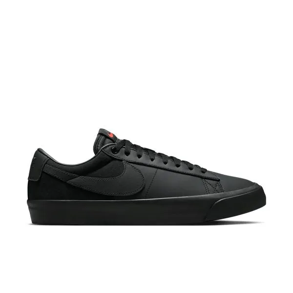 Nike SB Zoom Blazer Low PRO GT ISO "Triple Black" Black - Black - Black