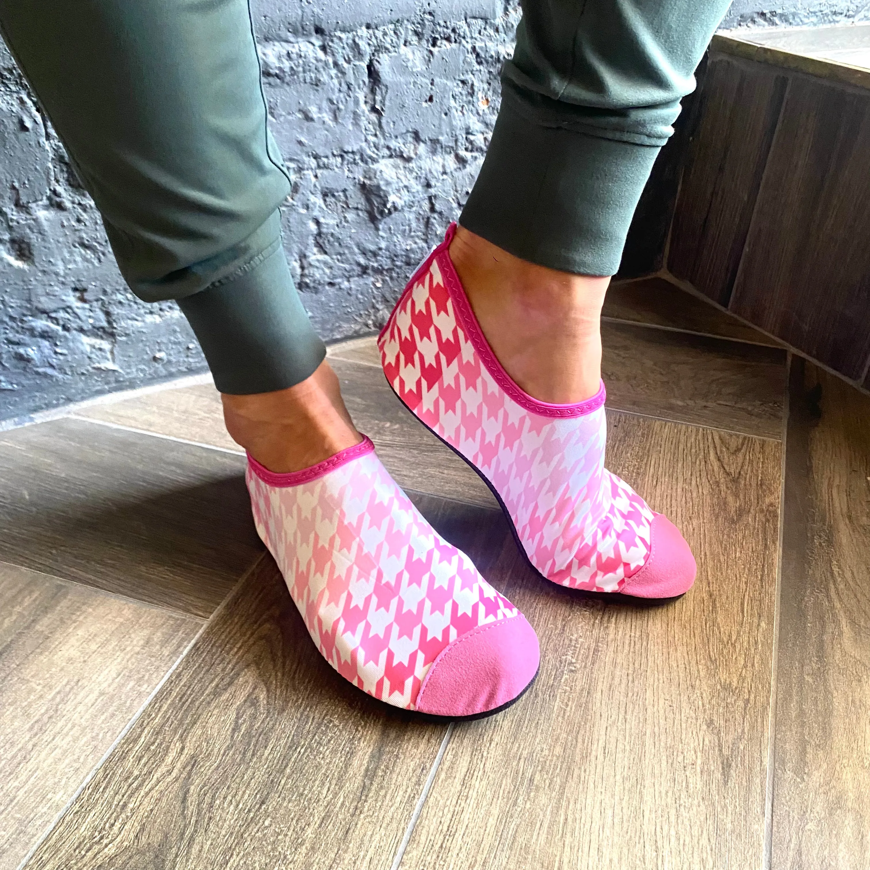 Rebounding Shoes | Houndstooth Soles