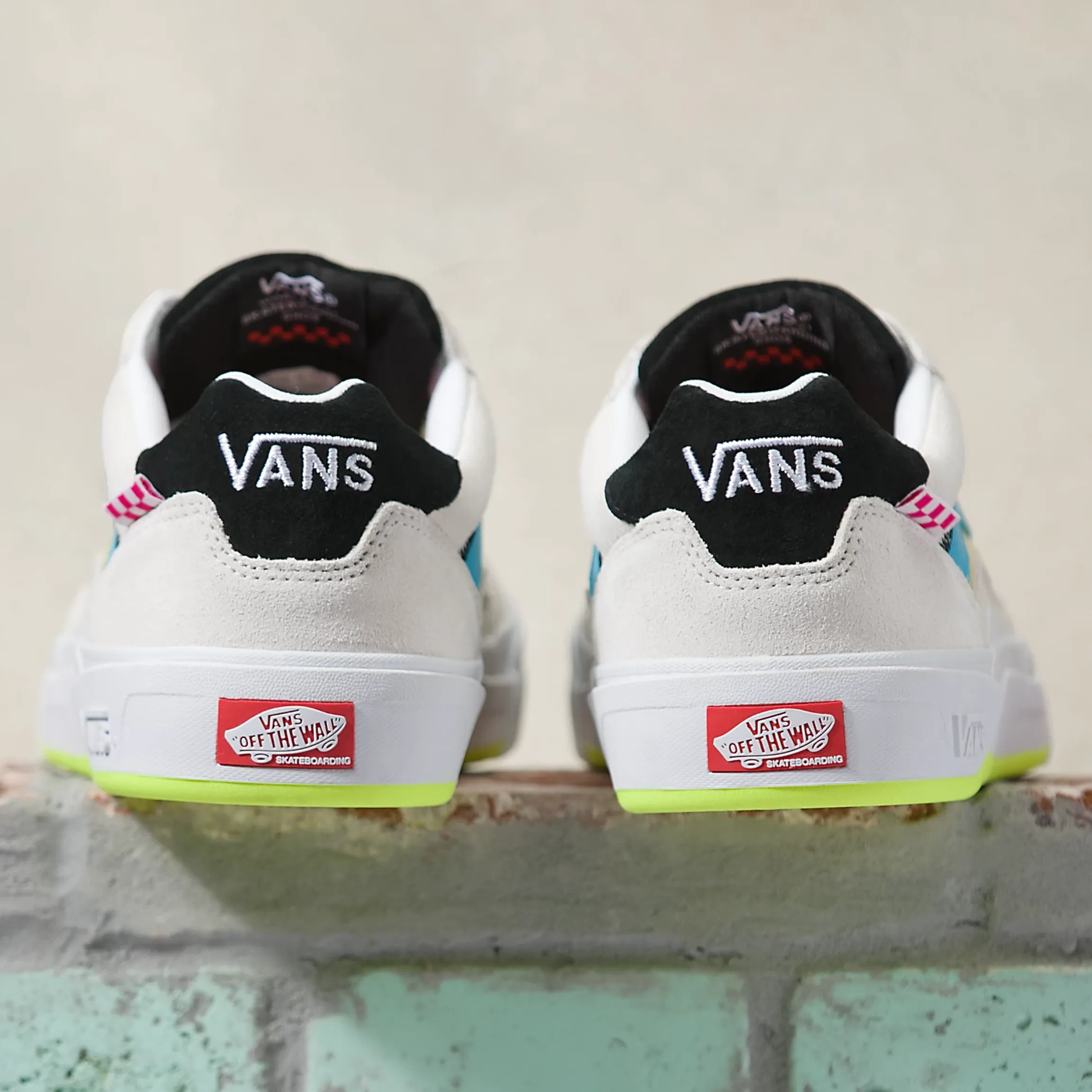 VANS SKATE NEON WAYVEE WHITE / MULTI